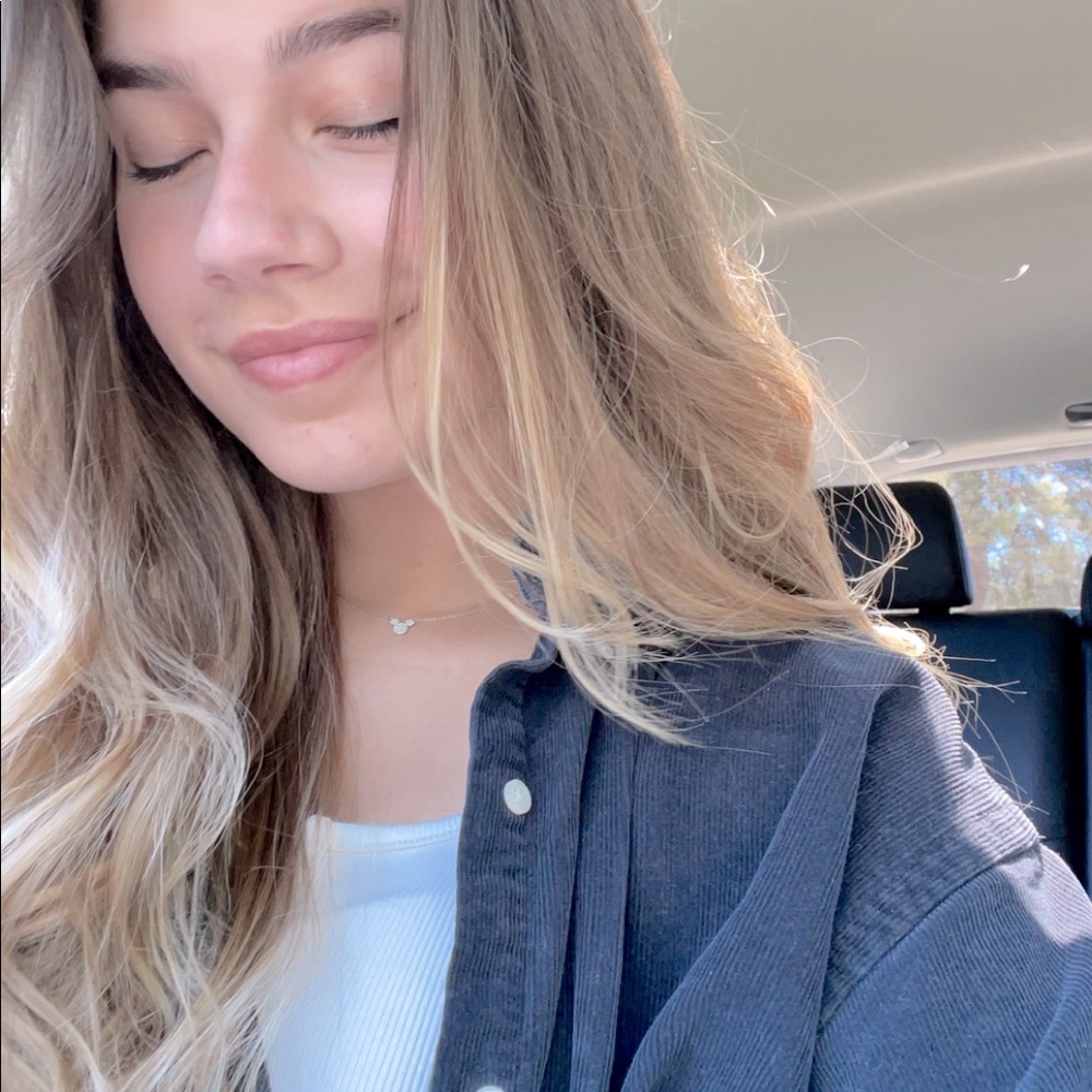 Meet your Posher, Mia
